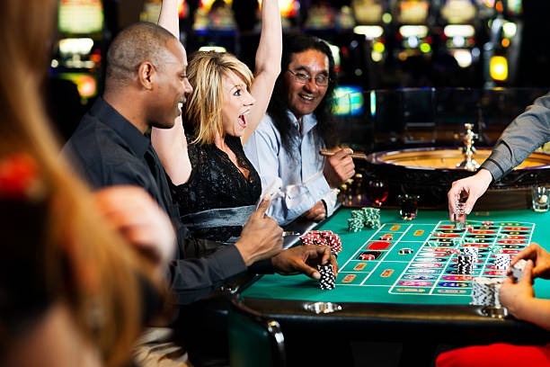 Live roulette wheel broadcast with prediction interface