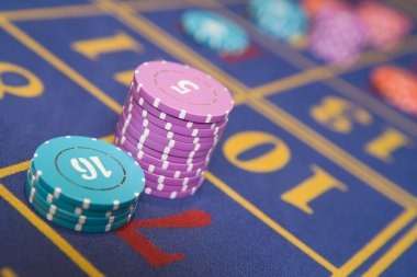 sangetod roulette table with live wheel spin and player betting display